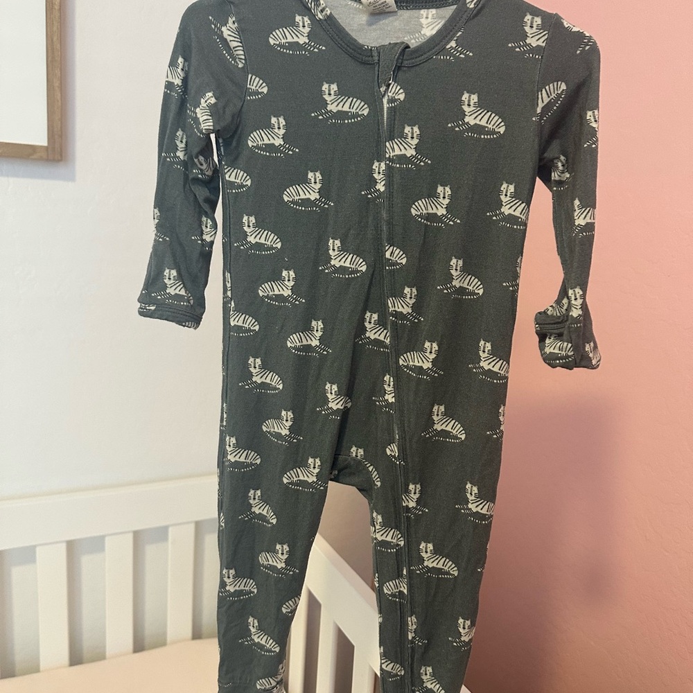 Larkspur Baby Bamboo Footie 6-12 months